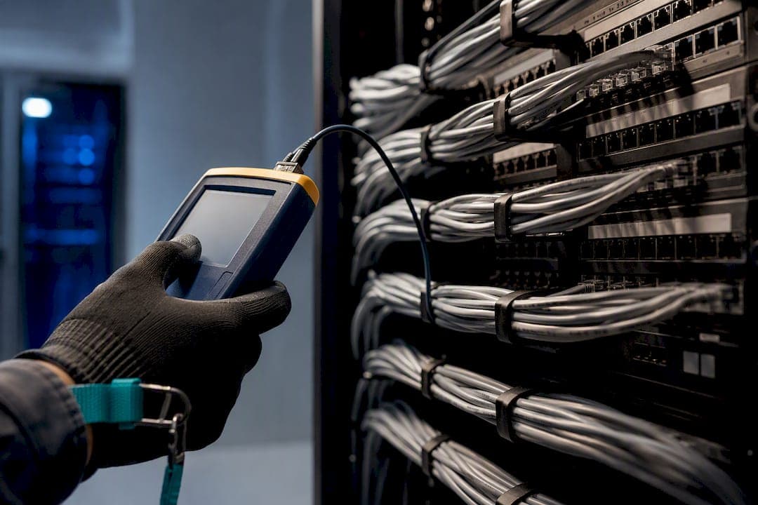 VoIP Cabling Specs Installers Need: Cat6, PoE Budget, and Fluke Tests
